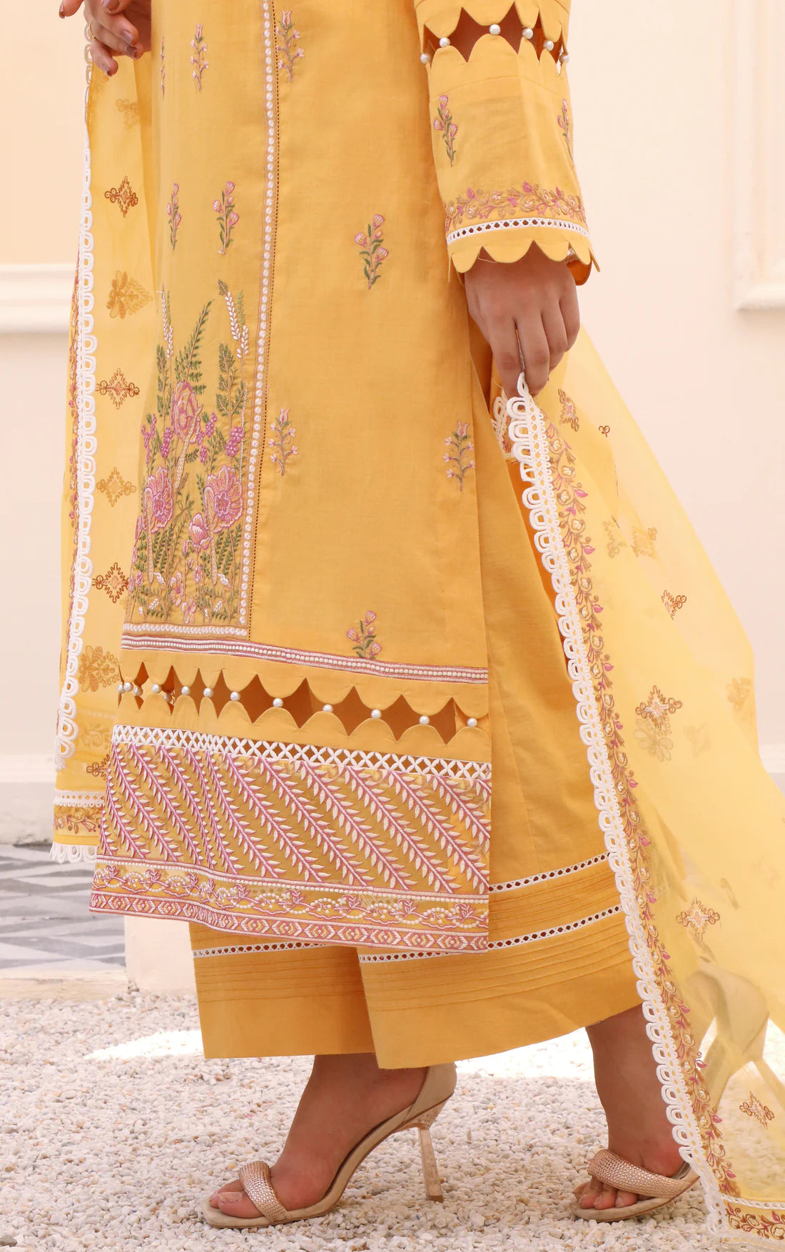 Bulbine Kaameh Dahlia Lawn Embroidered 3 Piece Unstitched
